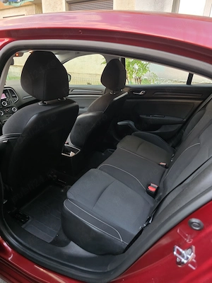 Renault Megane 1.3 turbo benzină 140 cai - imagine 4