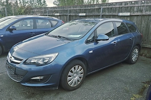 Opel Astra J Facelift 1.6 Benzina 116Cp Euro5 Klimatronic 99.000Km Carte Service 2014 - imagine 2