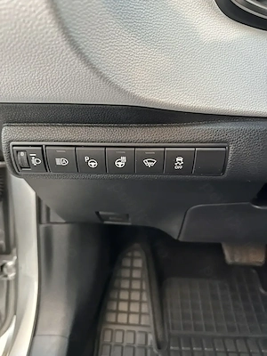 Toyota Corolla Hybrid 2023 INTERIOR ALB, full option NEGOCIABIL  - imagine 2