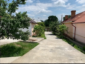 Casă solidă, complet renovată, în Brădești (Dolj), la 20 km de Craiova -ideală pentru locuit afacere - imagine 2