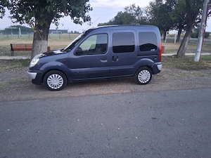 Vand renaut kangoo an 2004 motor 1.5 dci euro 4 ac functional geamuri si oglinzi electrice central s