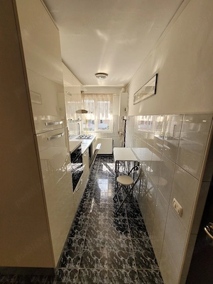 Apartament de vânzare în Lugoj   Str. Ion Huniade nr. 4 | Mobilat | Aproape de Universitatea Drăgan - imagine 2