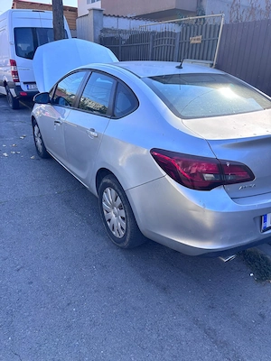 vand Opela astra j  2018  - imagine 4