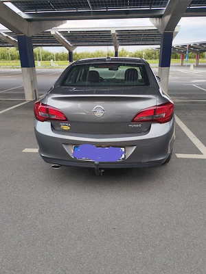 Opel astra j 2018 benzina  - imagine 3