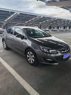 Opel astra j 2018 benzina  - imagine 2