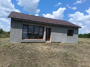 Vând casa Banloc