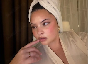 Buna sunt dorina  ador sa te duc pe culmile extazului dusi body jucari singură ador sa fiu lins ...