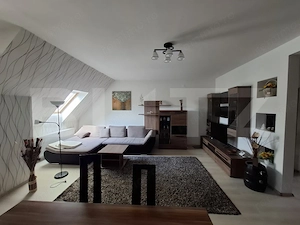 Apartament cu 3 camere de vanzare,zona Micro 16
