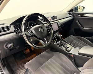 Skoda Superb 1.6 TDI DSG Style - imagine 9