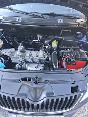 Proprietar vând Skoda Fabia 2  1,2 benzina 2012 - imagine 2