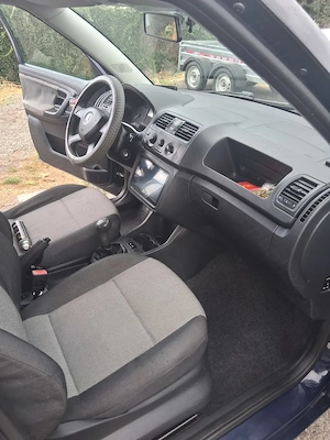 Proprietar vând Skoda Fabia 2  1,2 benzina 2012 - imagine 5