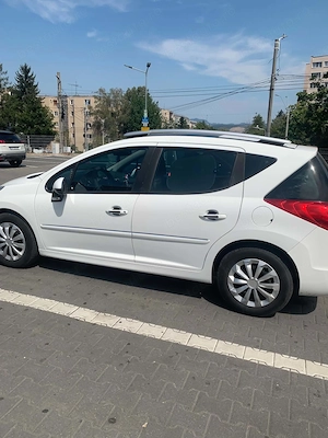 Vând Pejauth 207sw din 2013 preț 4000euro negociabil