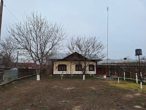 Casă de vânzare în comuna Alexeni, județul Ialomița - imagine 9