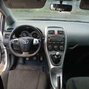Toyota auris  - imagine 3