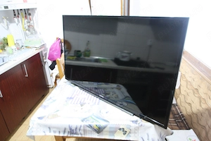 Vand televizor Sony, diagonala mare, 109 cm