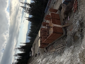 Firma angajează meseriași și muncitori necalificați în construcții 