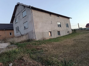Casă 3 nivele 