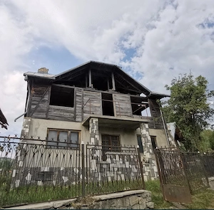 Casă de vânzare în Secăria, Prahova   teren 2.200 mp, vedere panoramică și acces asfaltat