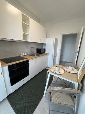 Garsonieră de închiriat, 41 mp, balcon - imagine 12