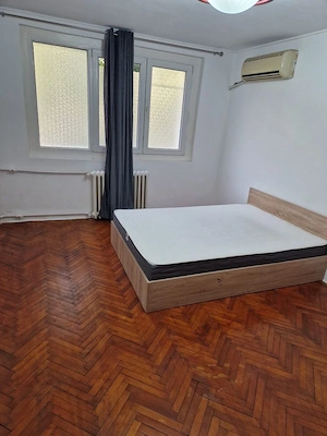 Închiriez garsoniera comfort 1 aflată la parterul unui bloc de 4 etaje ,35 mp,situata pe bulevardul 