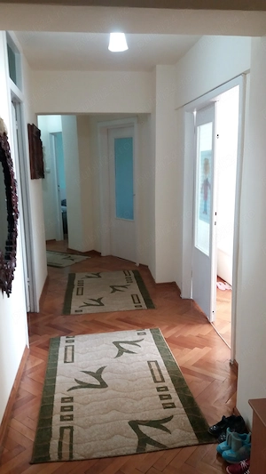 Vând apartament spațios de 4 camere | Etaj 1 | Zona Turist - imagine 7