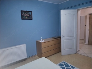 De inchiriat apartament 3 camere la curte plus dependinte. - imagine 4