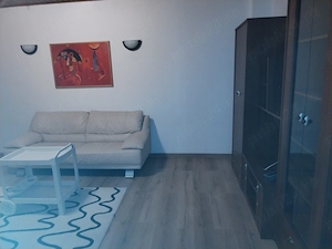 De inchiriat apartament 3 camere la curte plus dependinte. - imagine 9