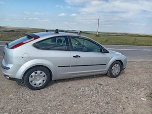 Vând Ford focus 1.6 benzina 