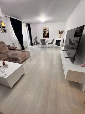 Apartament 3 camere de vânzare, 94 mp, zona Centrala - imagine 9