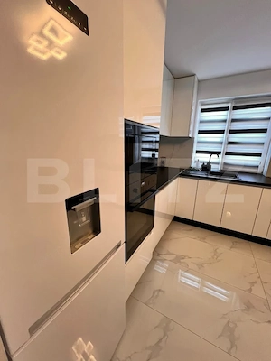 Apartament 3 camere de vânzare, 94 mp, zona Centrala - imagine 3
