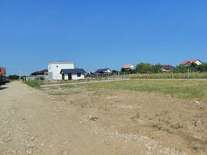    Vând teren intravilan 500mp .loc Albota ,jud.Argeș