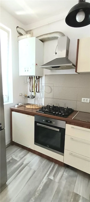Apartament 2 camere mobilat modest - Dumbravita