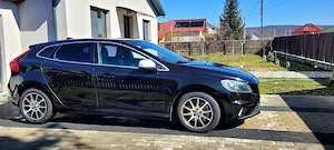 Volvo v40 D3 R-Desig Momentum - imagine 3