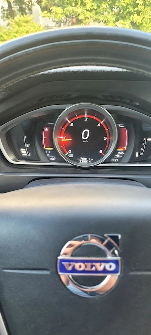 Volvo v40 D3 R-Desig Momentum - imagine 6