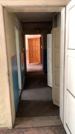 Închiriez apartament spațiu comercial, 150 Euro  lună - necesită renovare 