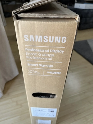 Samsung QM32R-B Professional Display   Smart Signage 32  