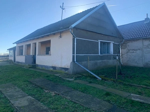 Vând casa cu gradina in satul Bicaci, comuna Gepiu - imagine 3