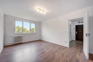 TITAN – OZANA, APARTAMENT 3 CAMERE 66 MP TOTAL, ETAJ 3 DIN 4, RENOVAT TOTAL! - imagine 5