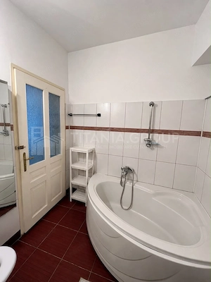 Apartament 3 camere, curte comună, Centrul Istoric Schei - imagine 5