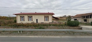 Spațiu comercial + 7.222 mp teren intravilan | Ariniș, Maramureș | Oportunitate de investiție