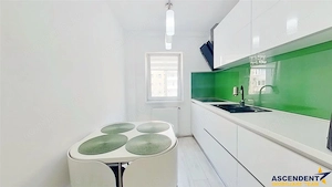 Apartament 3 camere, decomandat, etaj intermediar, Grivitei, Brasov - imagine 2