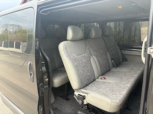 Opel Vivaro 8+1 - imagine 2