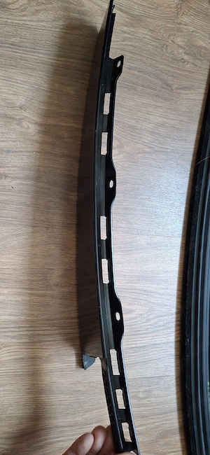 Ornament stâlp exterior ușă stânga spate Skoda Octavia 3 original