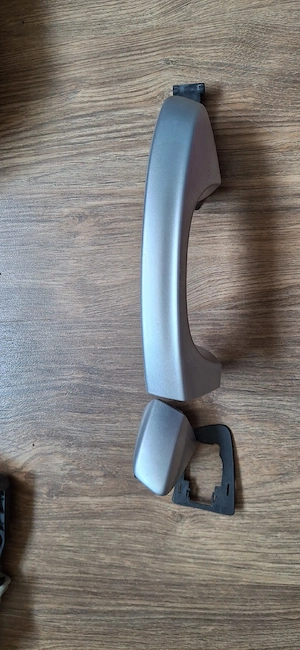 Mâner exterior ușă stânga spate Skoda Octavia 3 argintiu original cu căpăcel