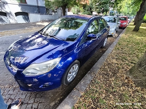 Societate Comerciala vinde Ford Focus