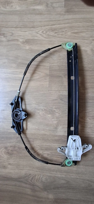 Macara geam stânga spate Skoda Octavia 3 originală (fără motoraș)