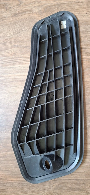 Capac plastic izolare protecție ușă stânga spate Skoda Octavia 3 original - imagine 2