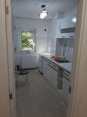 Apartament cu 4 camere de închiriat | Zona Vitrometan