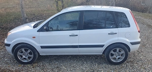 Ford fusion 1.4 diesel anul 2010