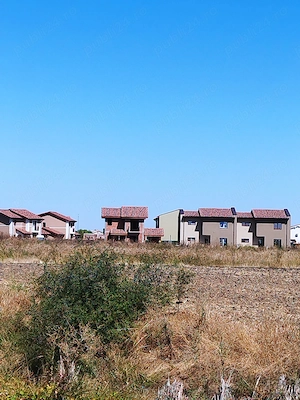 Vând parcela intravilan 600mp pentru locuințe (duplex) Săcălaz in spate la Primavera 